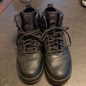 Mens Nike sneaker boots.